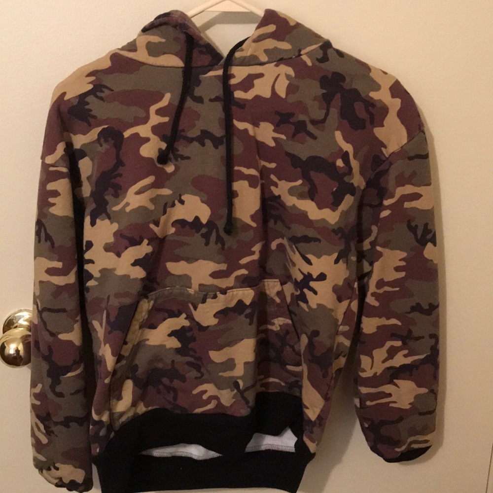 kylie jenner brand camo hoodie